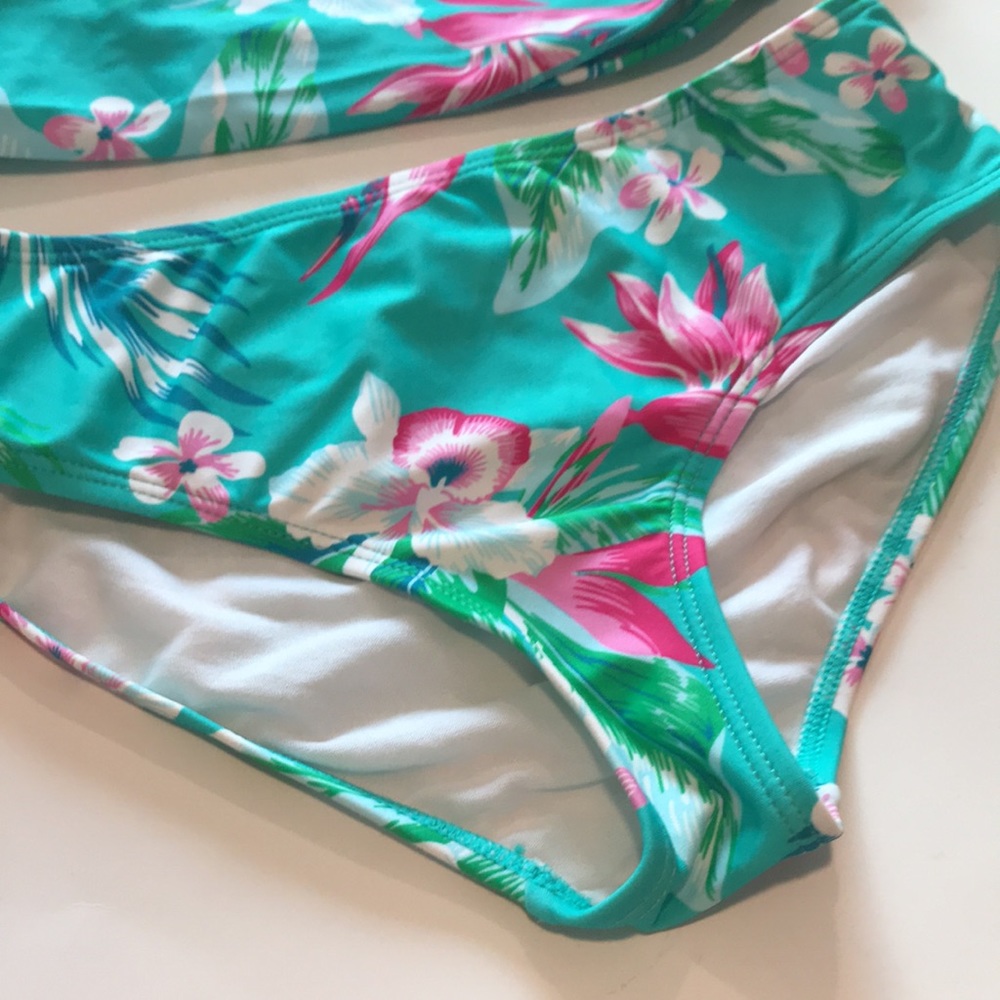 Girls Kanu Surf Bikini Swimsuit Size 14 - Picture 2 of 9
